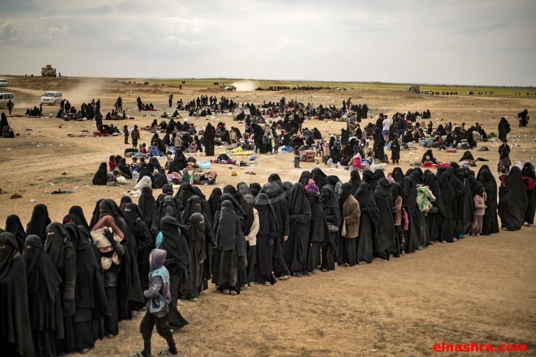 فرار بعض عائلات مقاتلي داعش بسبب القصف التركي على شمال سوريا