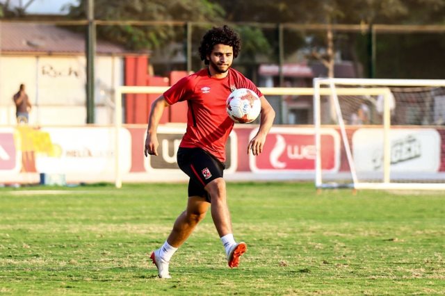 محمد محمود لاعب النادي الأهلي محمد محمود لاعب النادي الأهلي