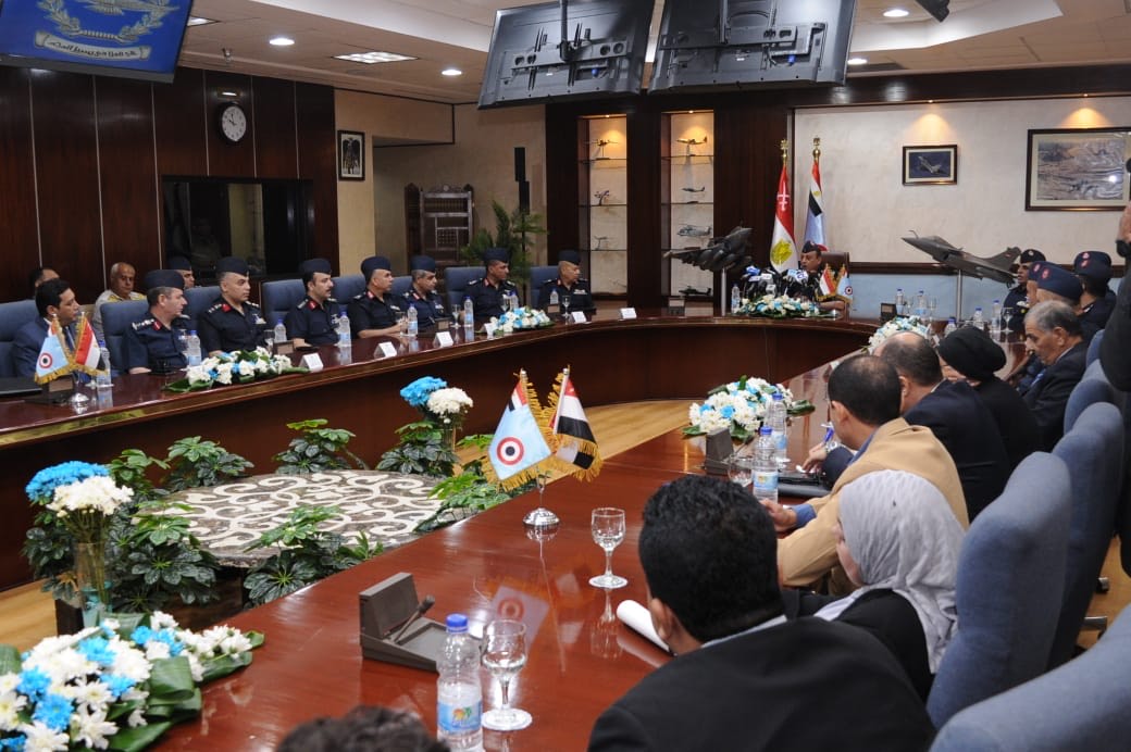 الفريق محمد عباس حلمى قائد القوات الجوية 