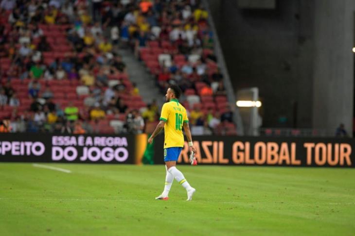  البرازيلي نيمار دا سيلفا 