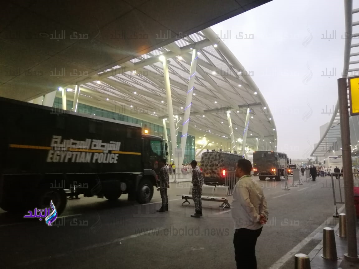 تواجد أمني مكثف بمحيط مطار القاهرة لتأمين جماهير الزمالك