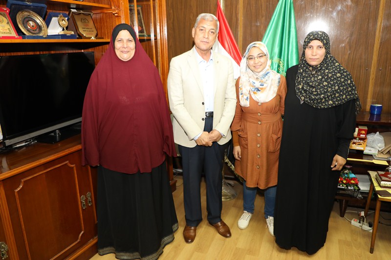 المنوفية تكرم سيدة لحسن التربية المنوفية تكرم سيدة لحسن التربية