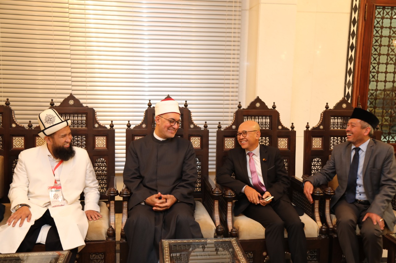  الأمين العام خلال اللقاء