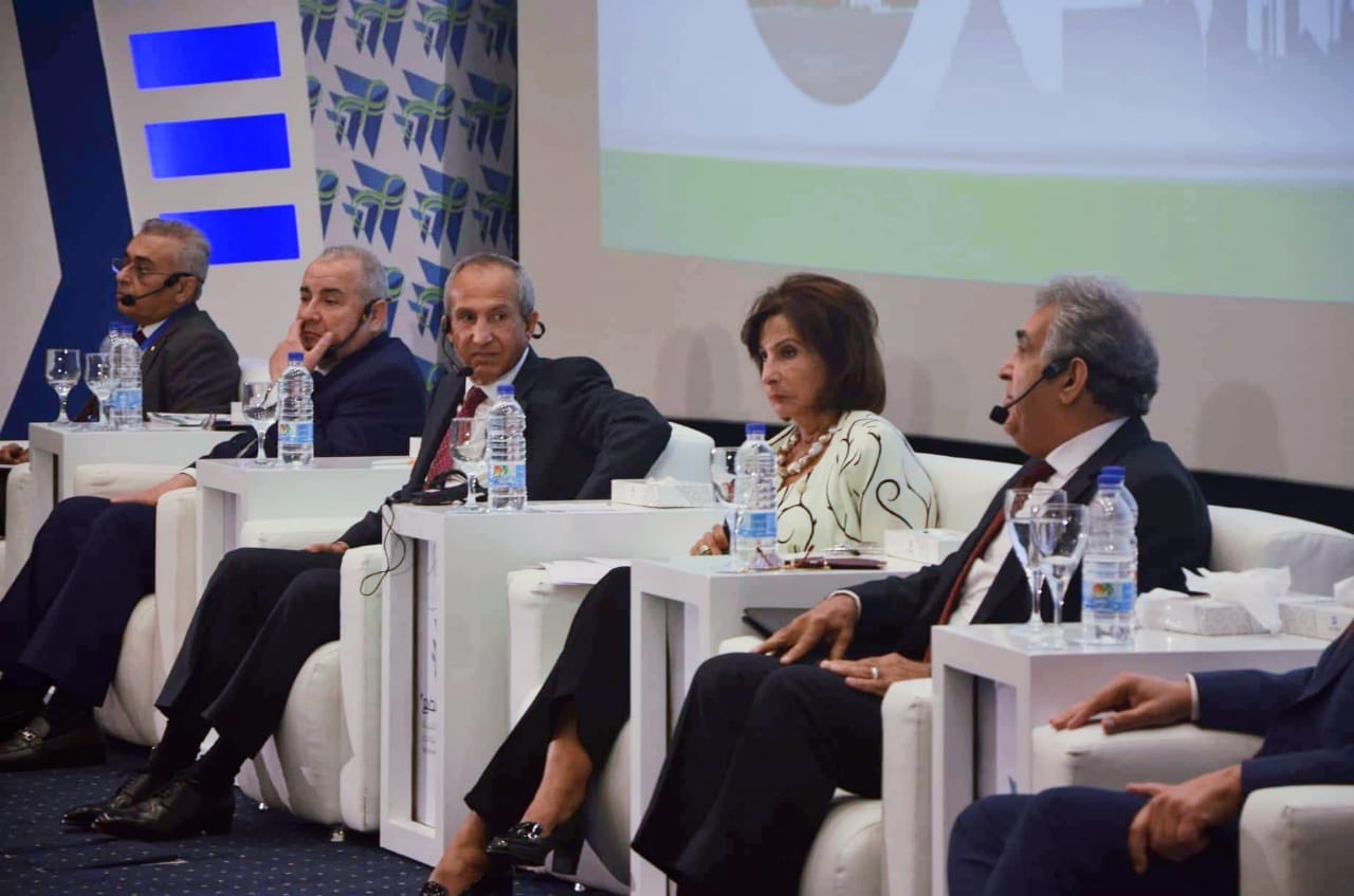 خلال المؤتمر