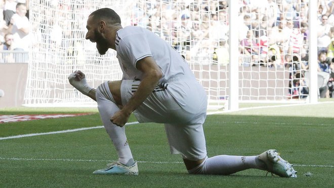 كريم بنزيما مهاجم ريال مدريد كريم بنزيما مهاجم ريال مدريد
