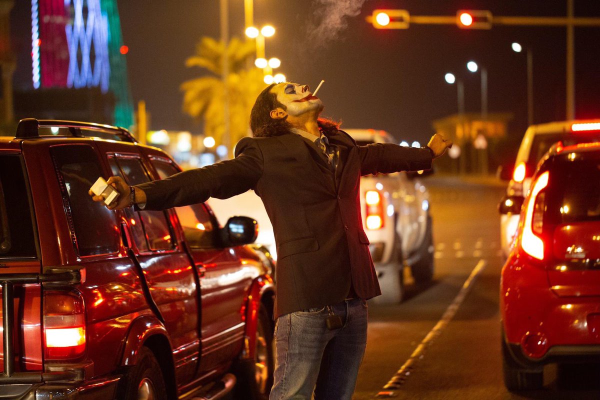 الشاب الكويتي متنكرا في هيئة الجوكر 