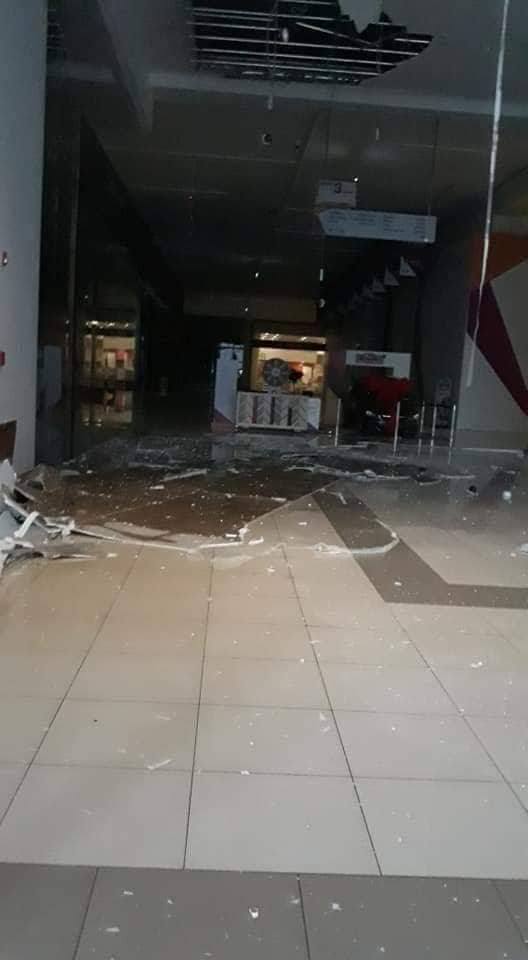  مياه الأمطار تدمر محلات مول طنطا ومالكيها يطالبون بصيانتها