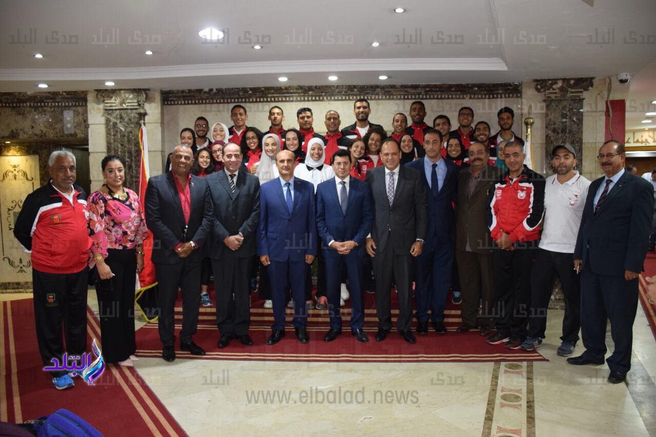وزير الرياضة يُكَرم منتخب مصر للتجديف لحصوله على درع البطولة