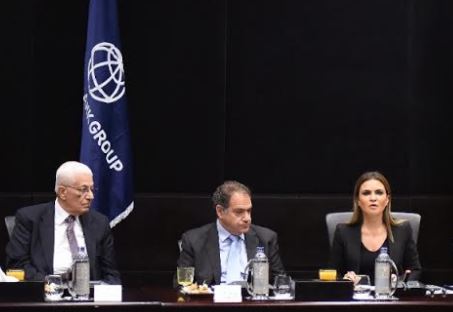 سحر نصر تعقد مؤتمرا مع البنك الدولي 