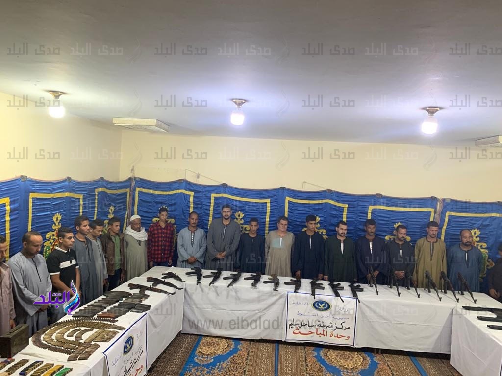 المتهمين والأسلحة المضبوطة المتهمين والأسلحة المضبوطة