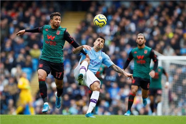 تريزيجيه لاعب أستون فيلا