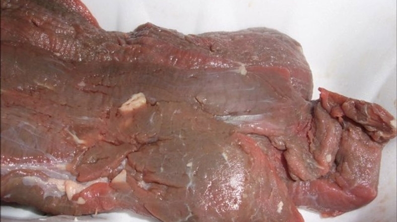 بعد ضبطه :خطوات للتفرقة بين الدجاج واللحم الفاسد من الصالح