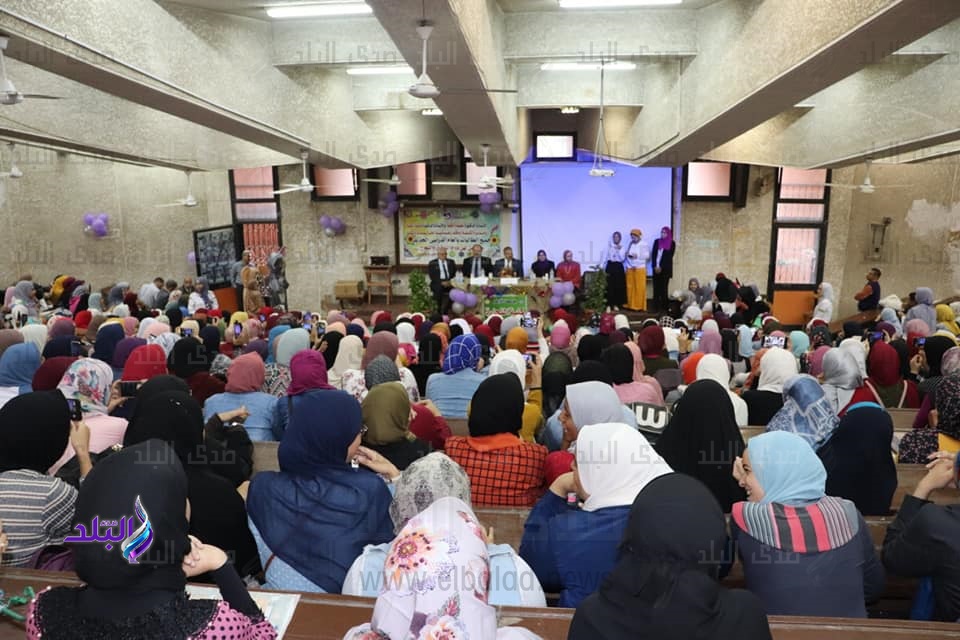 رئيس جامعة الأزهر يشارك في احتفالية تجارة بنات القاهرة