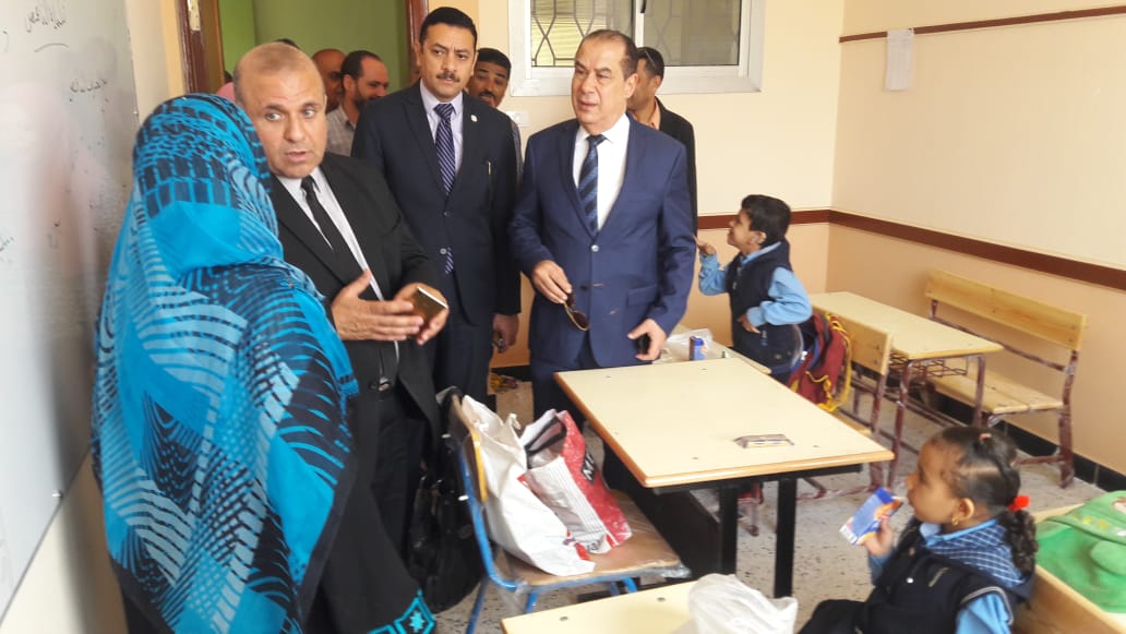 وكيل وزارة التربيه والتعليم يتفقد المدرسة السمعية بميت غمر