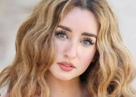 هنا الزاهد