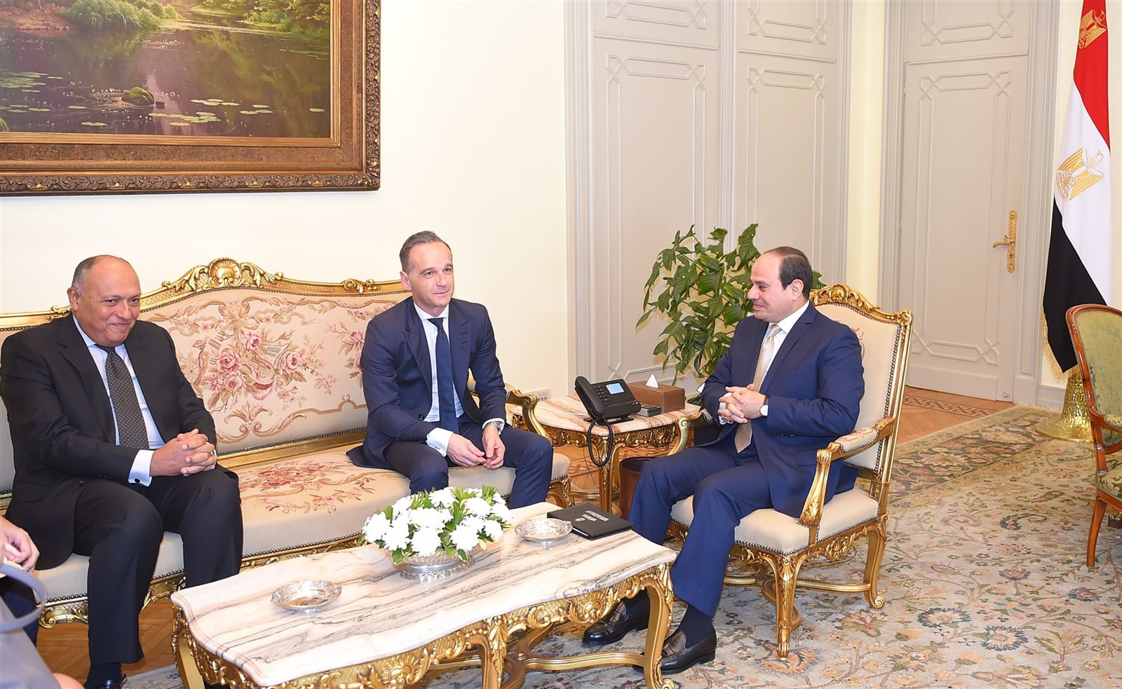 الرئيس عبد الفتاح السيسي الرئيس عبد الفتاح السيسي