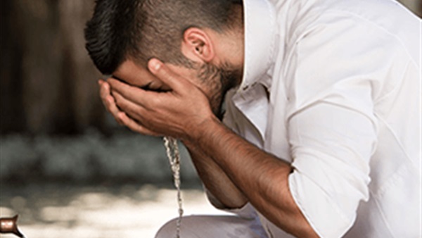 هل يجوز الوضوء دون غسل القدمين إذا تسببت الماء في ضرر ؟