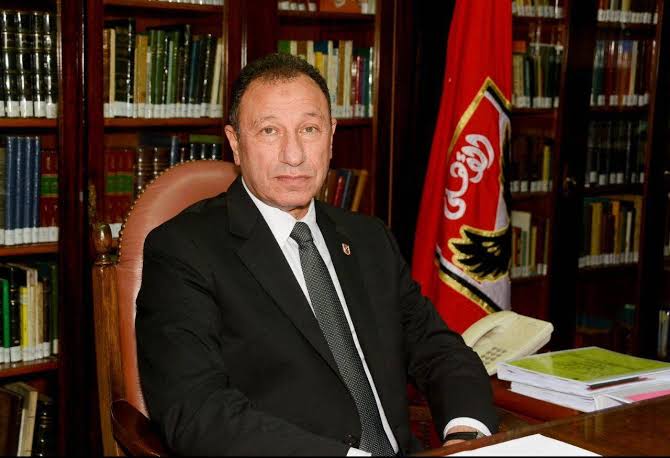 محمود الخطيب رئيس النادي الأهلي 