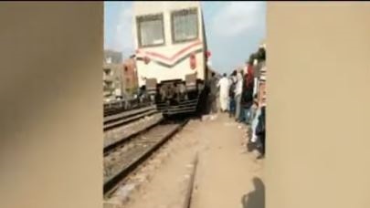 لحظة تحرك قطار بدون سائق فى شبين القناطر