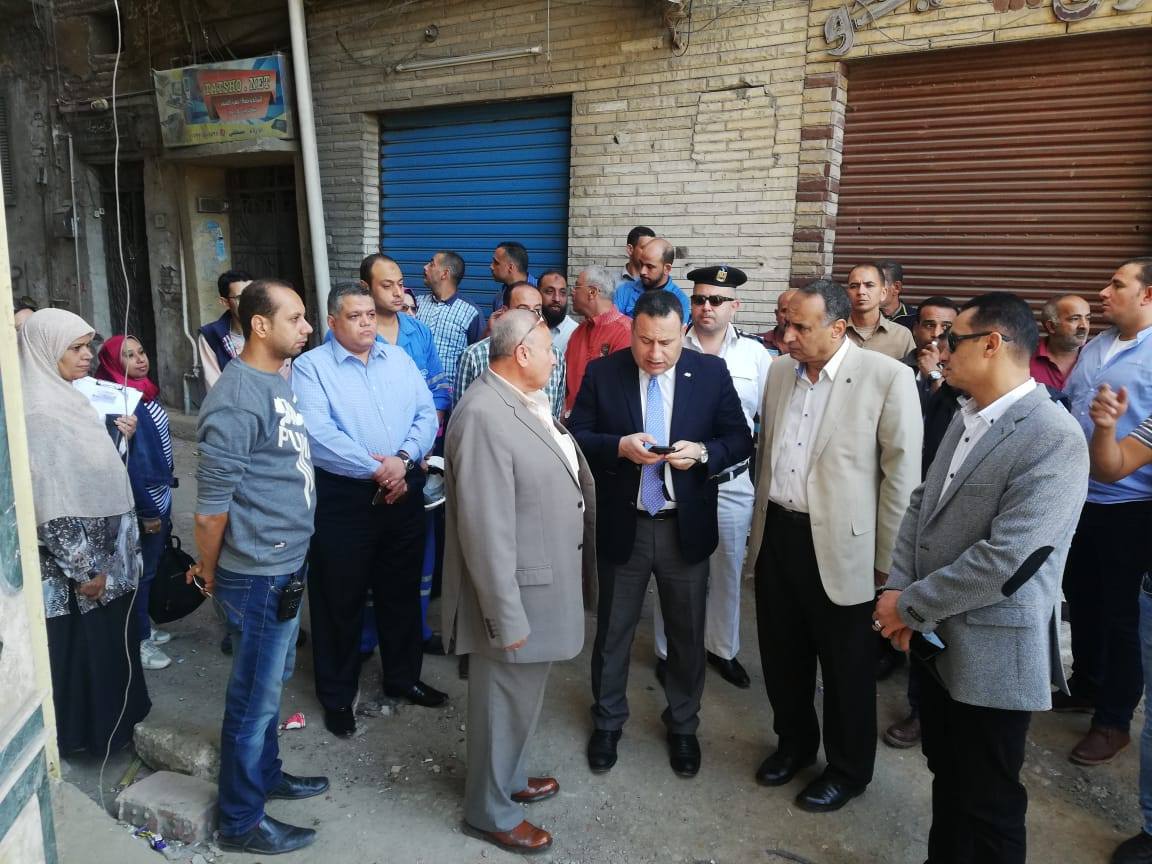 عقار الإسكندرية المائل .. المحافظ يتفقد منطقة الورديان عقار الإسكندرية المائل .. المحافظ يتفقد منطقة الورديان