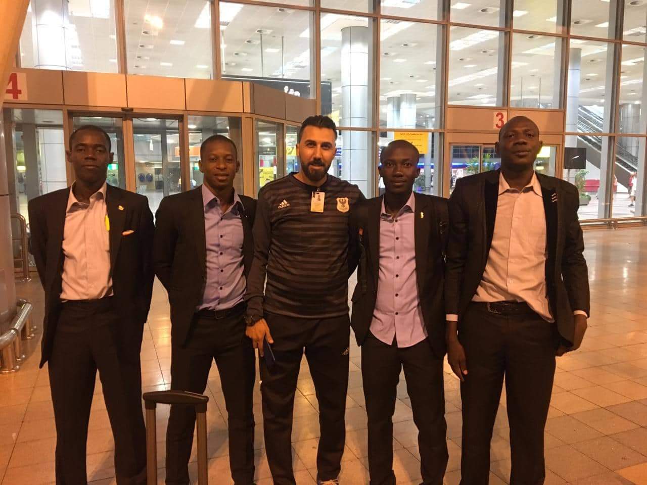 طاقم تحكيم مباراة المصري وكوت دي أور يصل إلى القاهرة