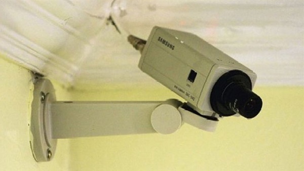 وضع كاميرات مراقبة في غرف القياس