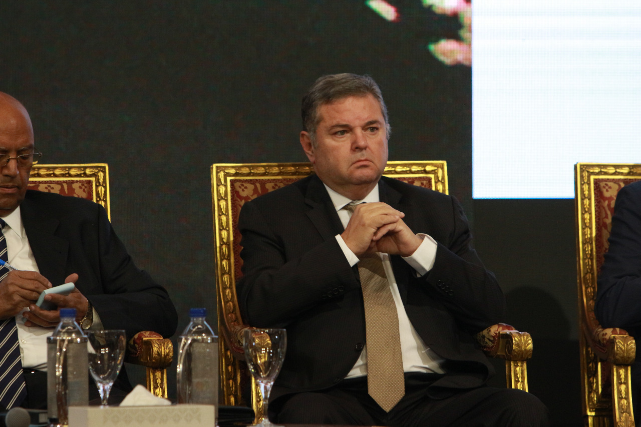 هشام توفيق وزير قطاع الأعمال