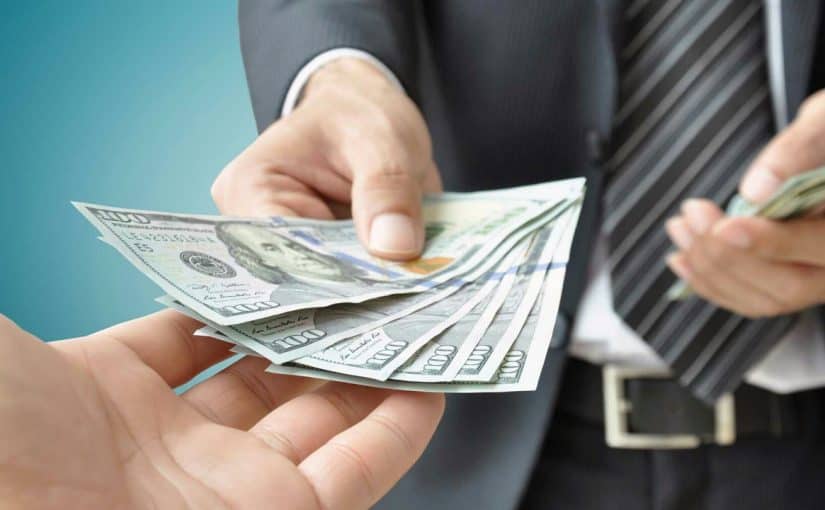 حكم اخذ المال من بنك ووضعه في أخر للإستفادة بالفائدة