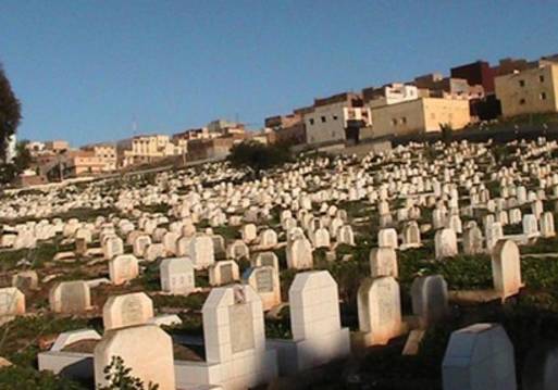 طريقة دفن الميت عند ازدحام القبر طريقة دفن الميت عند ازدحام القبر