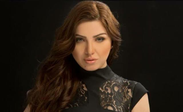 المذيعة منى عبد الوهاب