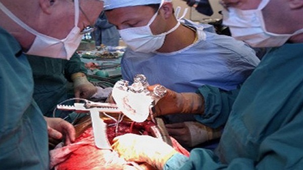 ضبط عاطل ومدير عيادة يشتريان الأعضاء البشرية من المواطنين