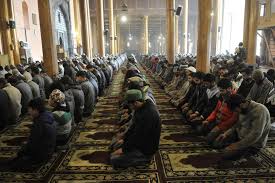 ماذا تفعل عند سماع اسم النبي أثناء الصلاة