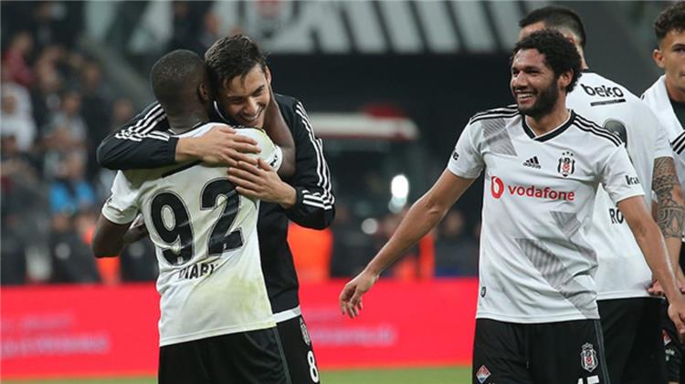 محمد النني لاعب بشكتاش التركي