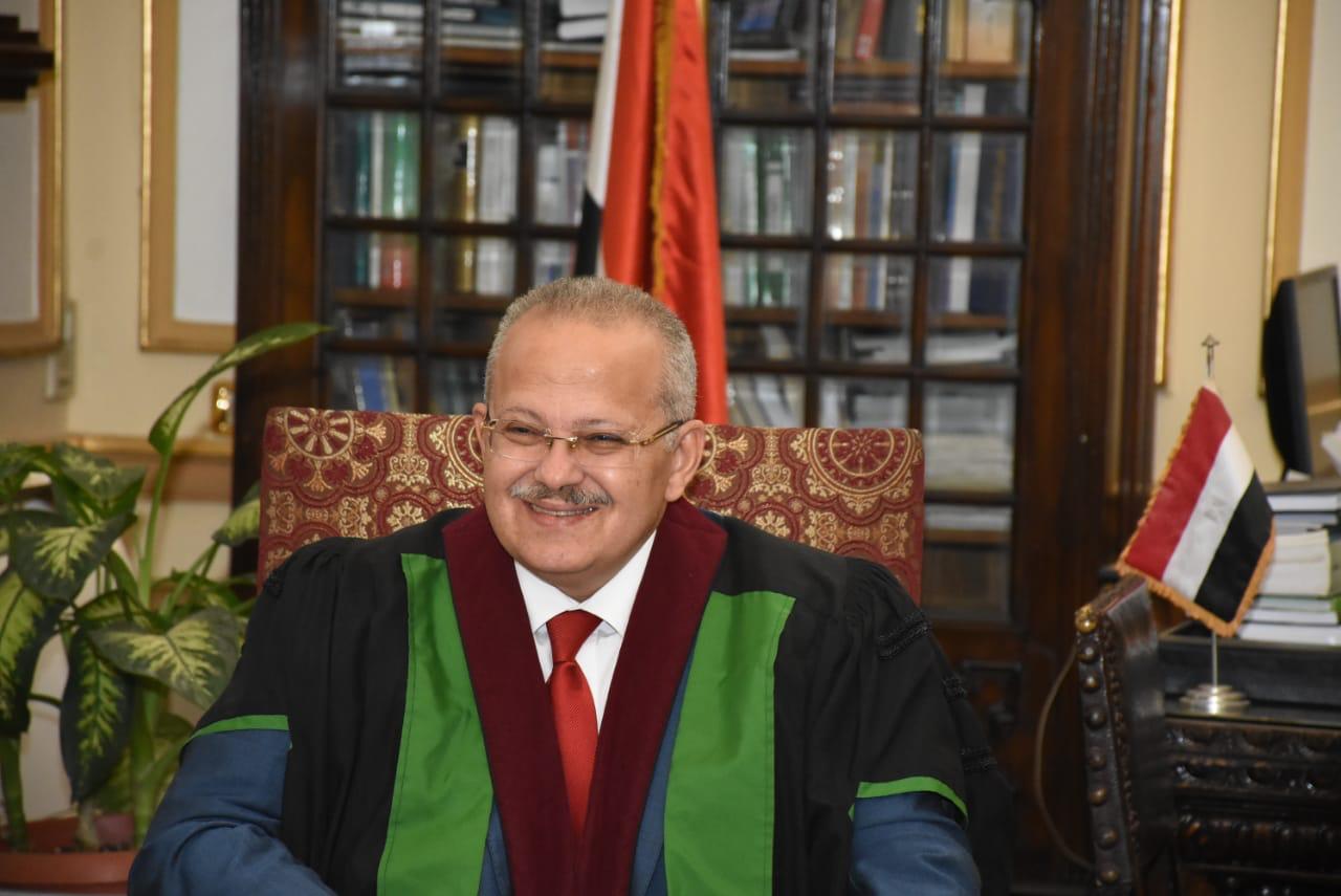 رئيس جامعة القاهرة