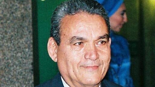 حسني عبدالرحيم نجم الزمالك السابق حسني عبدالرحيم نجم الزمالك السابق