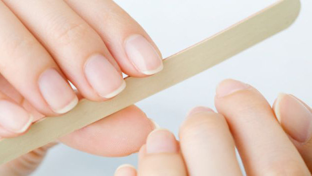 لأظافر أجمل .. 3 عادات يومية أحذريها لأظافر أجمل .. 3 عادات يومية أحذريها