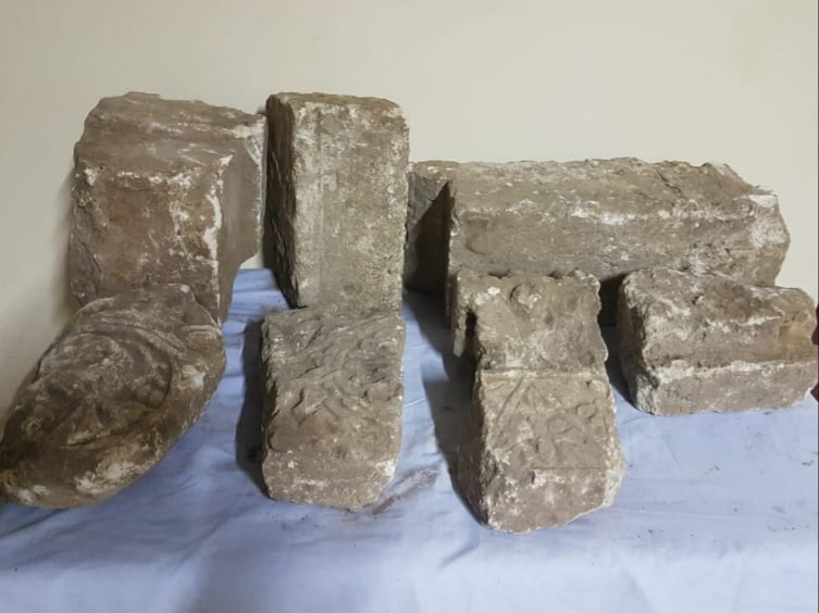 احجار أثرية احجار أثرية