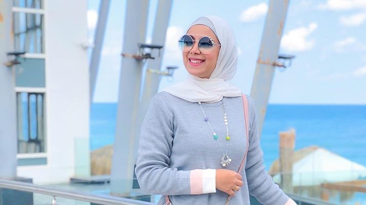 الفساتين الملونة موضة شتاء 2019.. صور 