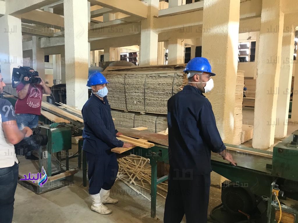 السجناء ينتجون الاثاث الخشبى والمعدنى بسجن طرة السجناء ينتجون الاثاث الخشبى والمعدنى بسجن طرة