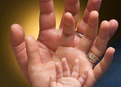 هل يجوز أن أنفق من معاش طفلي اليتيم على أخيه غير الشقيق