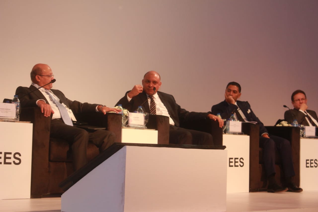 الجلسة الأولى بقمة مصر الاقتصادية الأولى