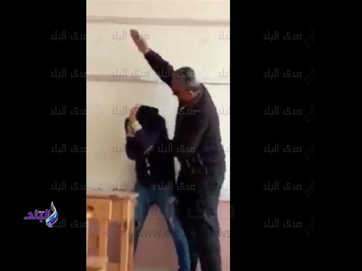 معلم يعتدي على طالب معلم يعتدي على طالب
