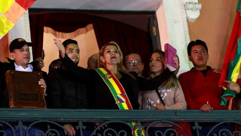 السيناتور جانين آنيز لتوليها منصب الرئاسة في بوليفيا السيناتور جانين آنيز لتوليها منصب الرئاسة في بوليفيا