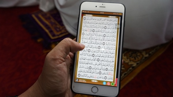 هل يجوز ختم القرأن من الهاتف ؟ 