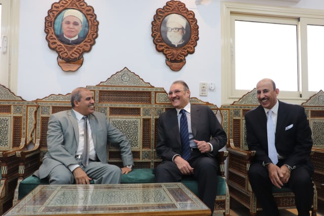 السفير السعودي بالقاهرة يزور جامعة الأزهر لبحث آفاق التعاون السفير السعودي بالقاهرة يزور جامعة الأزهر لبحث آفاق التعاون