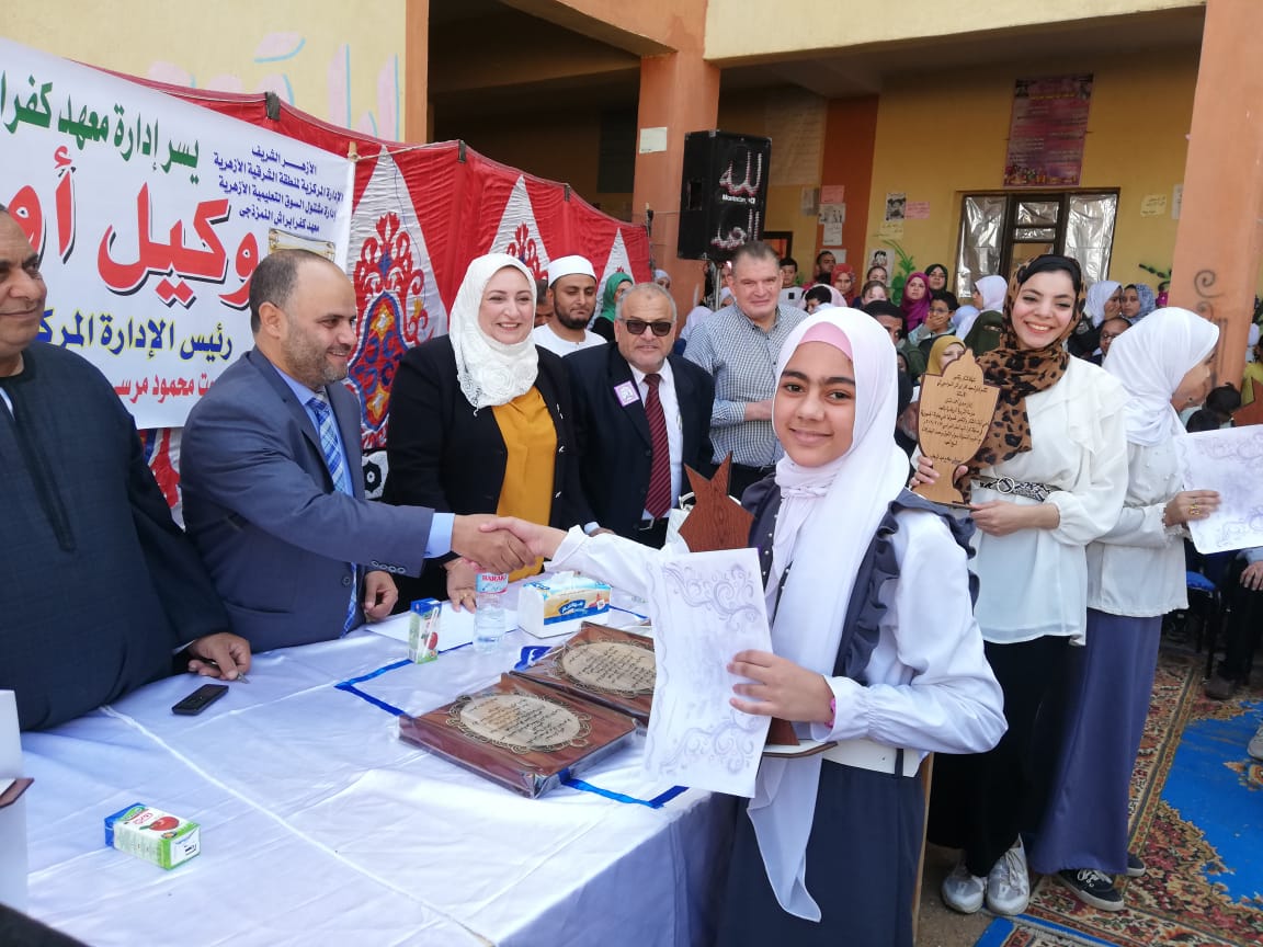 معهد كفر ابراش النموذجى يحتفل بالمولد النبوي بعد حصوله على ج