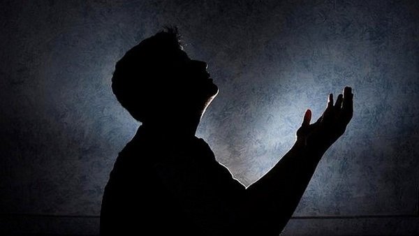 دعاء إذا قلته صباحا ومساءً كفى الله همك وقضى دينك