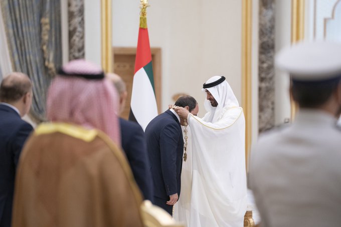 الرئيس السيسي يتقلد وسام زايد الرئيس السيسي يتقلد وسام زايد