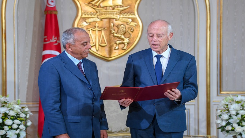 الرئيس التونسي قيس سعيد ورئيس الحكومة الحبيب الجملي الرئيس التونسي قيس سعيد ورئيس الحكومة الحبيب الجملي