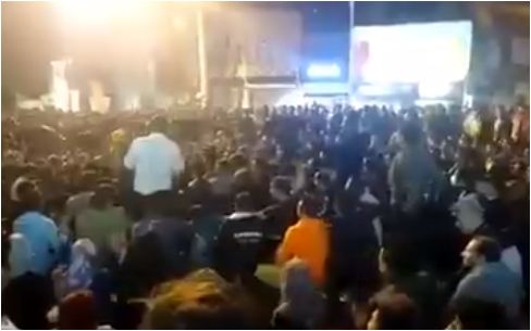 احتجاجات في إيران ضد رفع أسعار الوقود